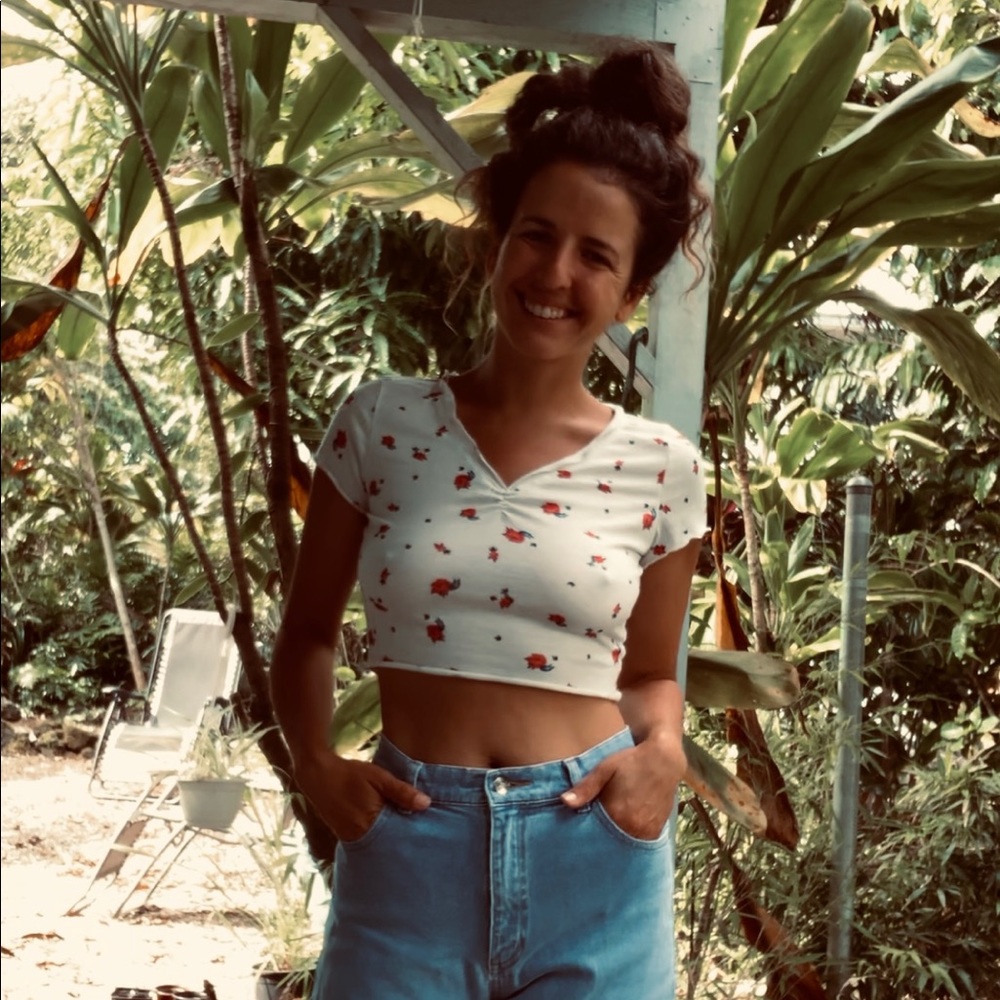 Floral white crop top with sleeves